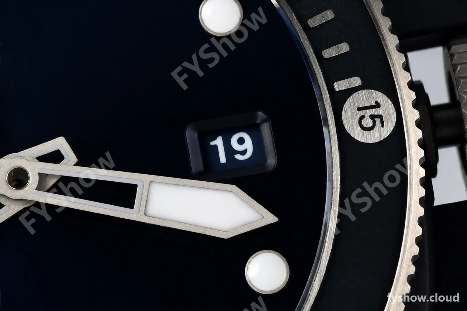 Panerai - PAM1466 Submersible QuarantaQuattro Luna Rossa 44mm CER/RU Blue VSF P900 - Image 9