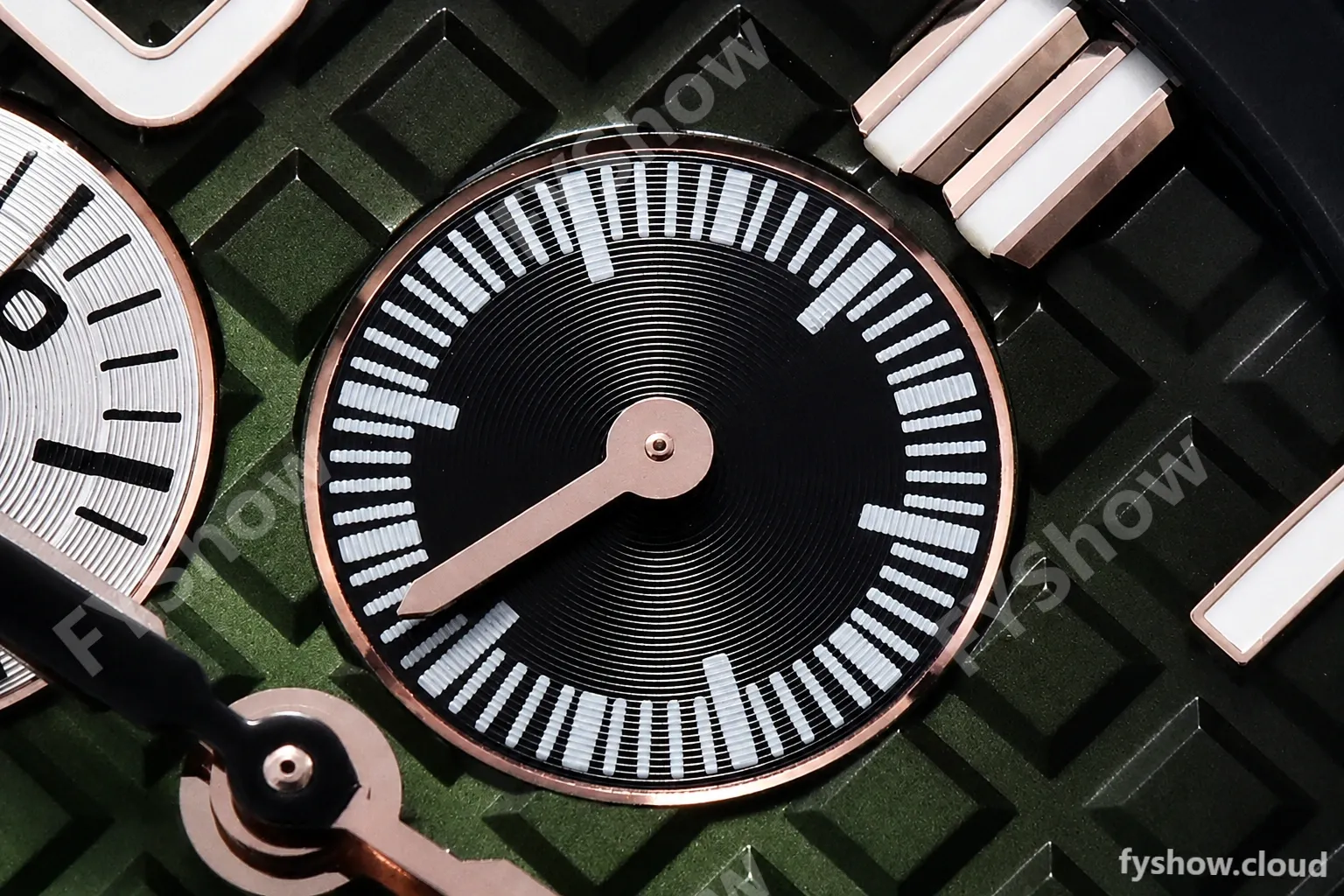 Audemars Piguet - AP ROO Chronograph Grn CER/RU G-Grn/Num APF A3126 Mod - Image 10