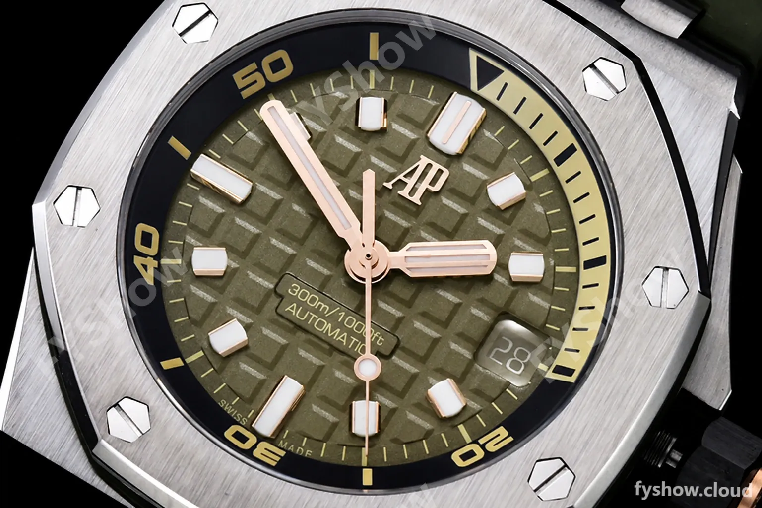 Audemars Piguet - Royal Oak Offshore Diver 15720 SS/RU Green ZF A4308 - Image 5
