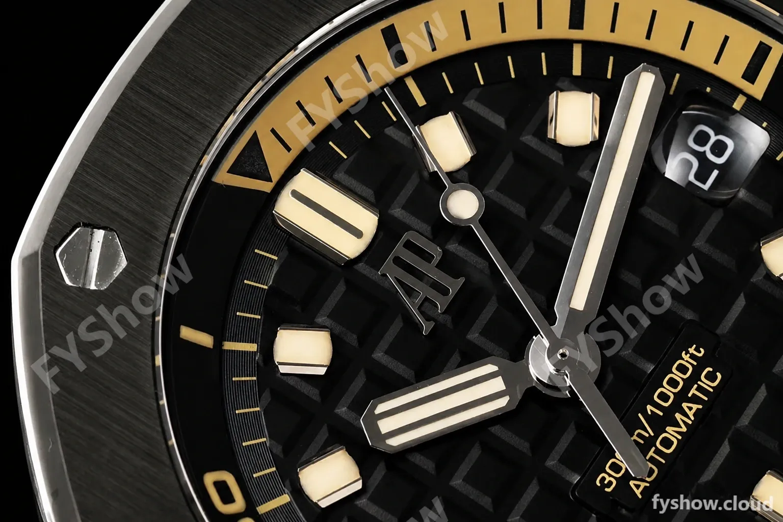 Audemars Piguet - Royal Oak Diver 15720CN 42mm CER/RU Black APF A4308 - Image 4