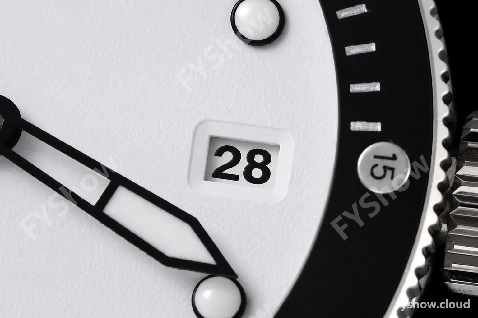 Panerai - PAM1579 Submersible Luna Rossa 42mm SS/RU White VSF P900 - Image 7